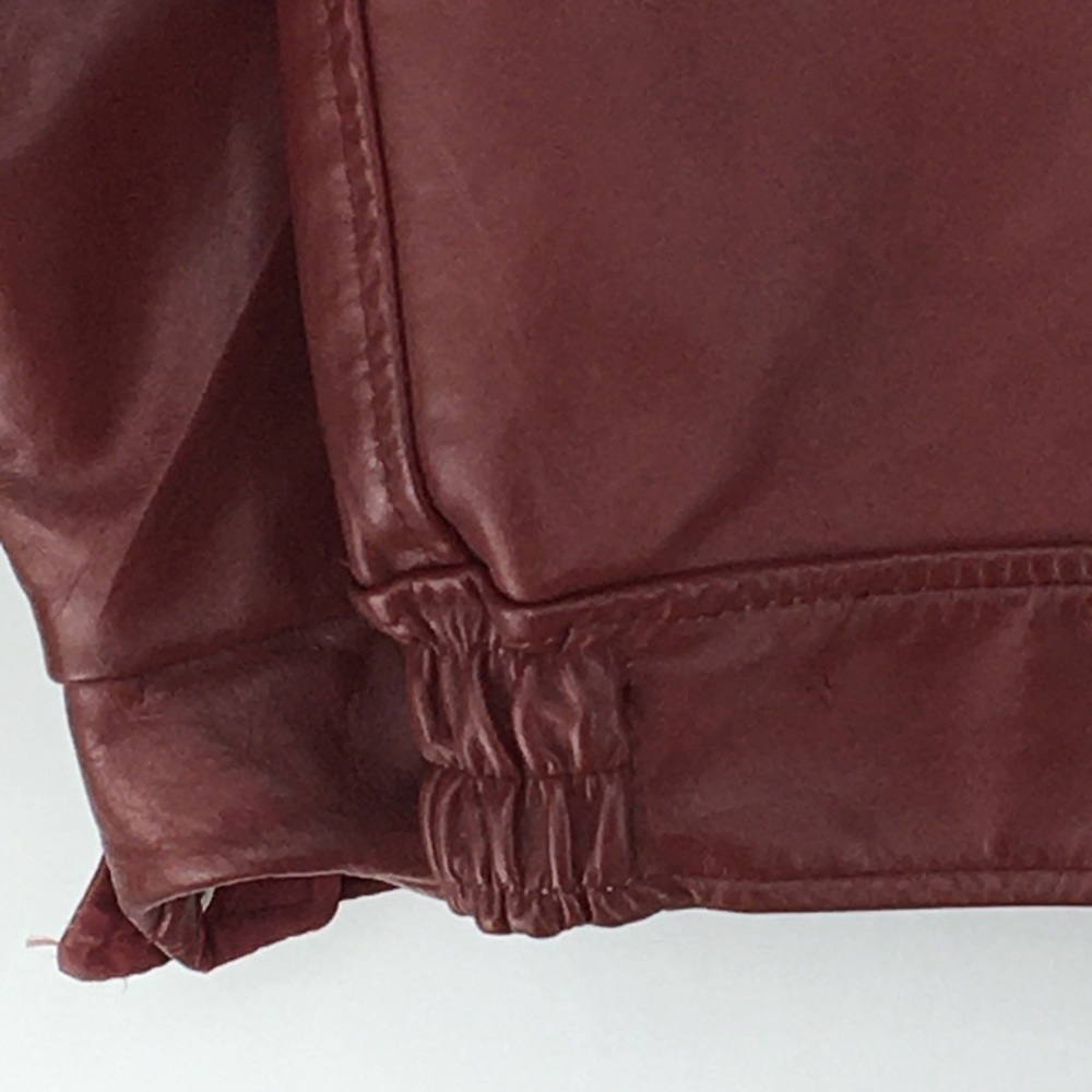 Vintage QUEEN’S UNIVERSITY 1990 Leather Jacket - Picture 10 of 16
